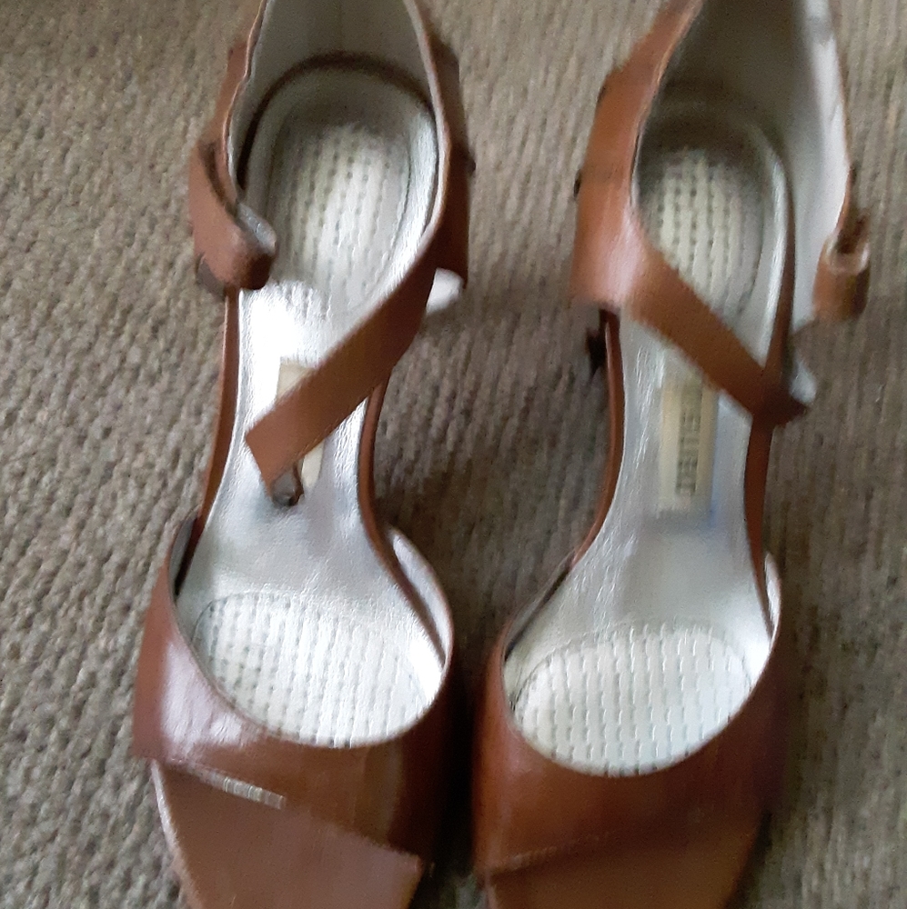 Tsubo Shoes